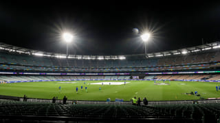 క్రికెట్ హిస్టరీలోనే విషాదకర రికార్డ్.. భారీ ప్రపంచ రికార్డ్ కు ఒక్క పరుగు దూరంలో.. కట్ చేస్తే..