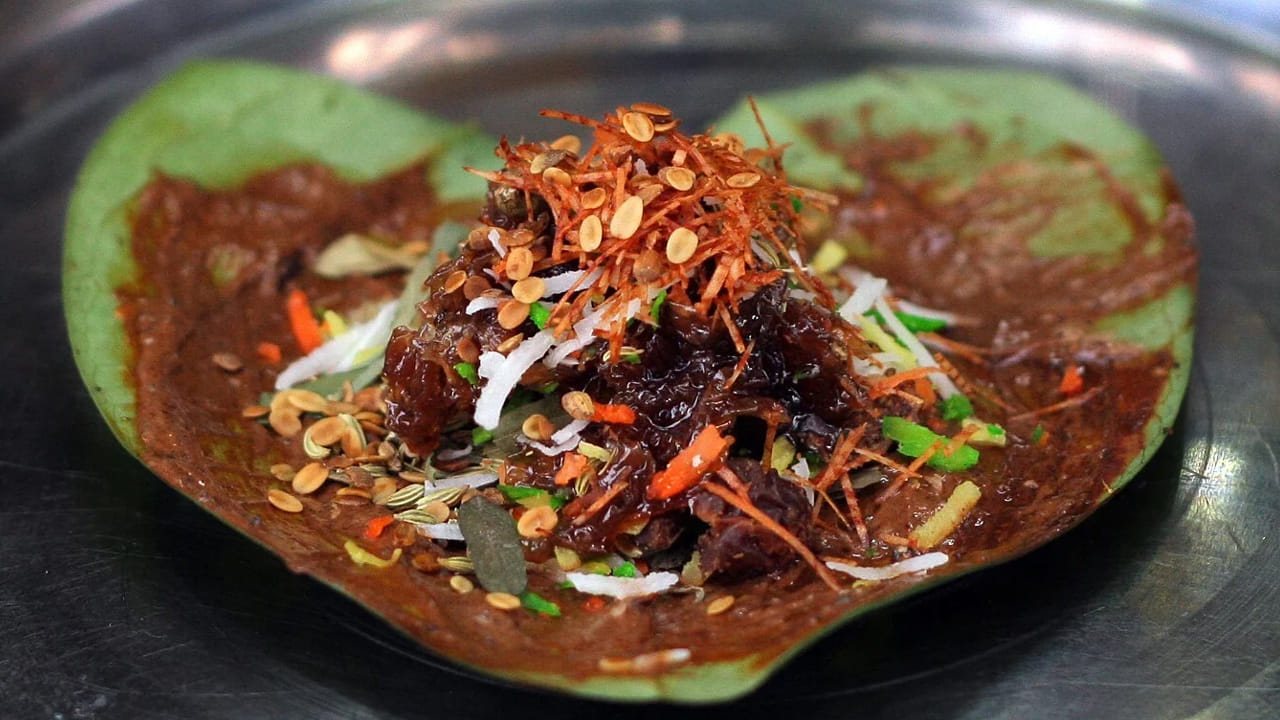 ఇది అప్పుడప్పుడు తింటే ఏం కాదు, కానీ రోజూ విపరీతంగా నమిలితే వచ్చే నష్టాలు ఉన్నాయని పలు పరిశోధనలు చెబుతున్నాయి.
 నోటి లోపలి భాగం పూర్తిగా బిగుసుకుపోయి కదలలేకుండా ఉంటుంది. (NOTE: ఇందులోని అంశాలు కేవలం అవగాహన కోసం మాత్రమే. నిపుణులు అందించిన సమాచారం ప్రకారం ఇక్కడ తెలియజేయడమైనది. ఆరోగ్యరీత్యా ఎలాంటి సమస్యలు ఉన్నానేరుగా వైద్య నిపుణులను సంప్రదించడం మంచిది)


