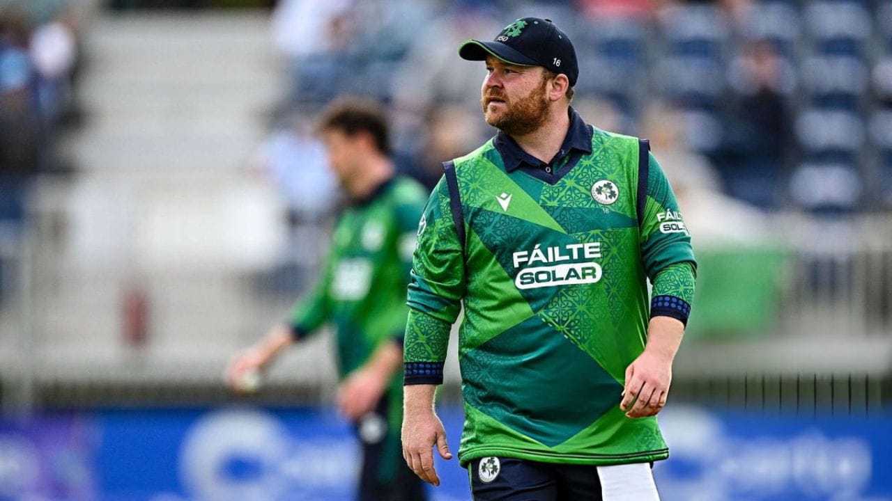 పాల్ స్టిర్లింగ్ 160 టీ20 అంతర్జాతీయ మ్యాచ్‌ల్లో 3,874 పరుగులు చేశాడు. సగటున 26 కంటే ఎక్కువ. ఒక సెంచరీ, 24 అర్ధ సెంచరీలు చేశాడు. అతను 140 సిక్సర్లు, 445 ఫోర్లు కొట్టాడు.