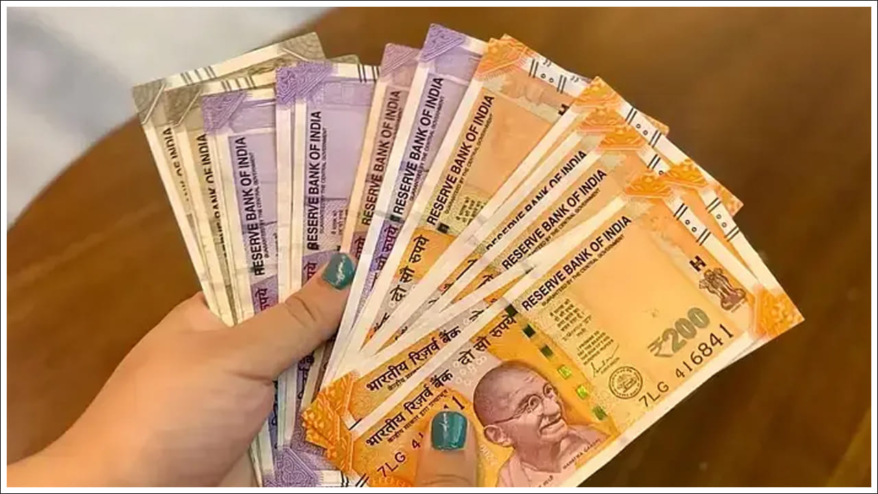  మీరు 40 సంవత్సరాల వయస్సులో ఈ పథకానికి దరఖాస్తు చేసుకుంటే, మీరు నెలకు రూ.1,000 పెన్షన్ కోసం రూ.291, నెలకు రూ.5,000 పెన్షన్ కోసం రూ.1,454 చెల్లించాల్సి ఉంటుంది.