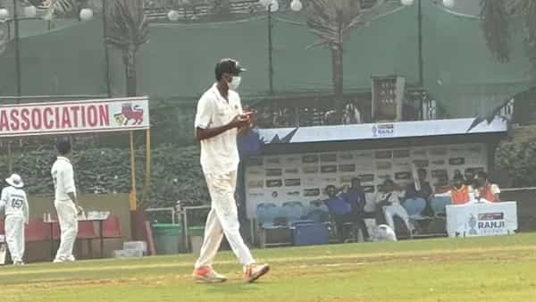 Ranji Trophy: ముసుగులు ధరించి మైదానంలోకి.. రంజీ ట్రోఫీ మ్యాచ్లో షాకింగ్ సీన్..