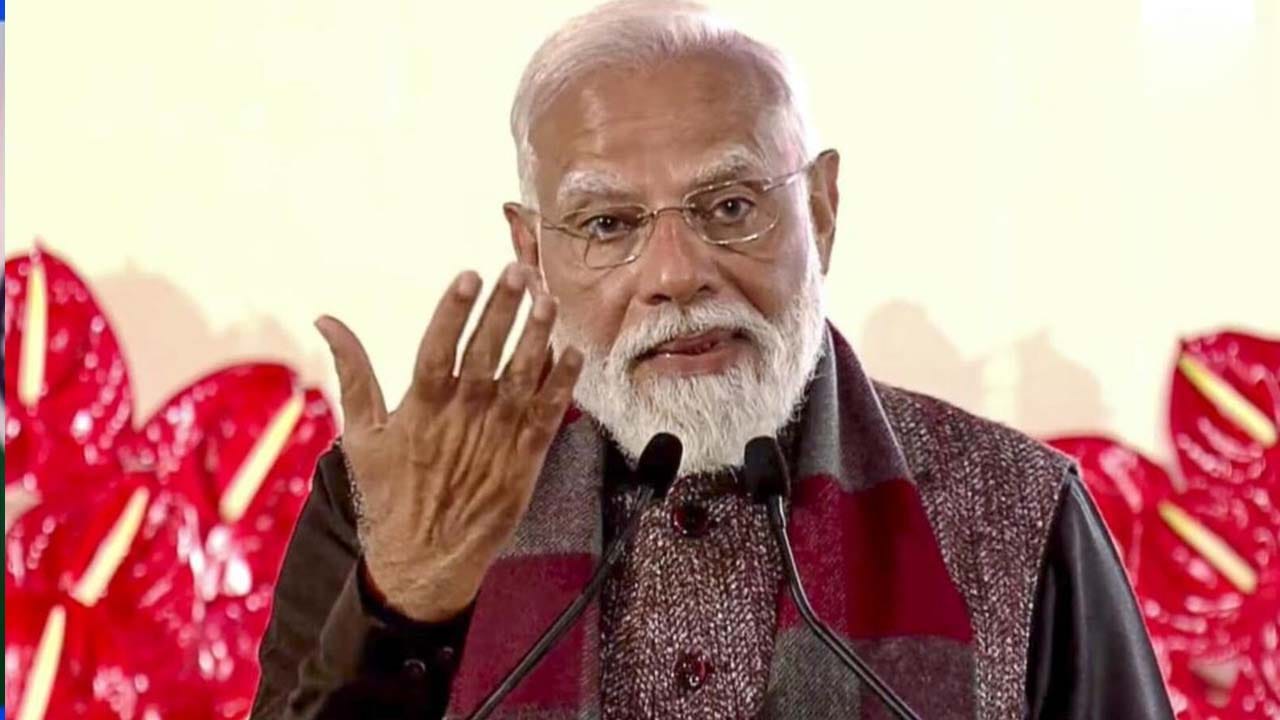 అంబరాన్నంటుతున్న న్యూ ఇయర్‌ సంబరాలు.. దేశప్రజలకు ప్రధాని మోదీ శుభాకాంక్షలు