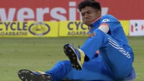 గాయంతో ఆర్సీబీ నుంచి రూ.85 లక్షల ప్లేయర్ అవుట్