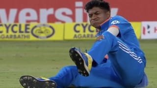 Shreyas Iyer : శ్రేయస్ అయ్యర్‌పై కుక్క దాడి..తృటిలో తప్పిన ముప్పు..ఎయిర్‌పోర్ట్‌లో వింత అనుభవం