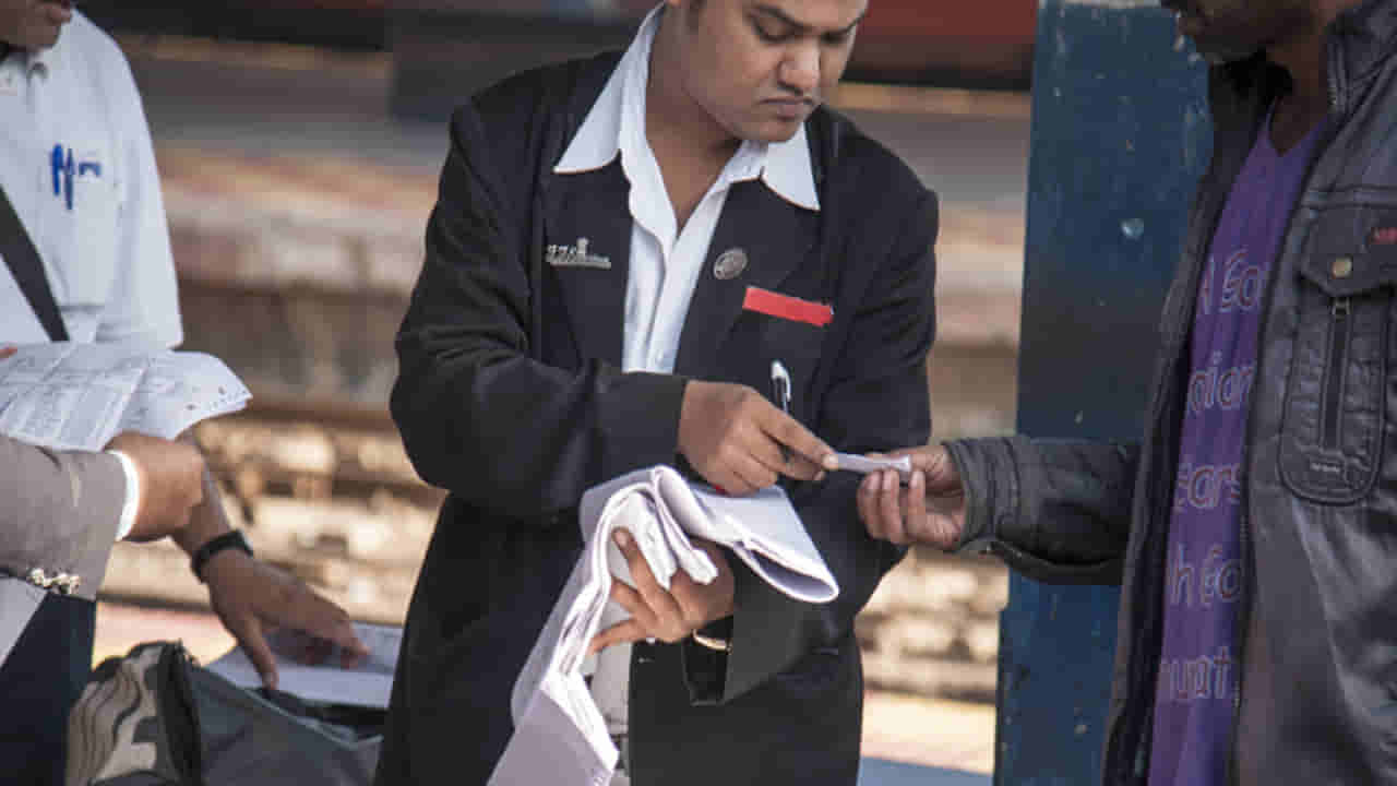 Indian Railways: రైల్వే ప్రయాణికులందరికి అలర్ట్.. టికెట్ల బుకింగ్ రూల్స్లో భారీ మార్పులు.. ఇకపై ఈ సమయాల్లోనే అవకాశం