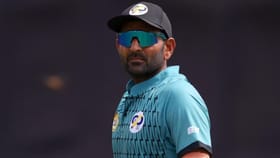 ఓ వైపు ఆర్బీఐ అధికారిగా బాధ్యతలు.. మరో వైపు మైదానంలో పరుగుల వరద