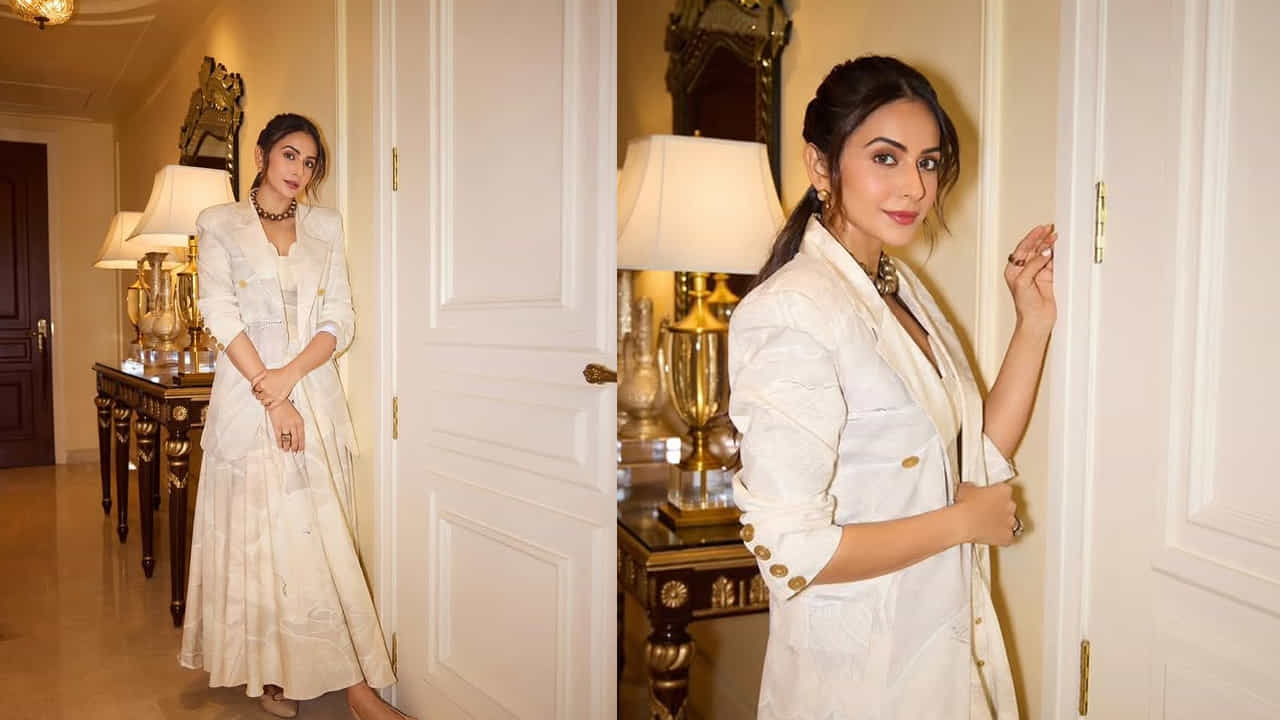 ఇక ఈ బ్యూటీకి ఈ మూవీ తర్వాత విపరీతమైన పాపులారిటీ రావడంతో వరసగా టాలీవుడ్ స్టార్ హీరోల సరసన అవకాశాలు అందుకొని, స్టార్ హీరోయిన్గా సత్తా చాటింది. తెలుగులో చాలా మంది స్టార్ హీరోల సరసన నటించి తనకంటూ ప్రత్యేక గుర్తింపు సంపాదించుకుంది.