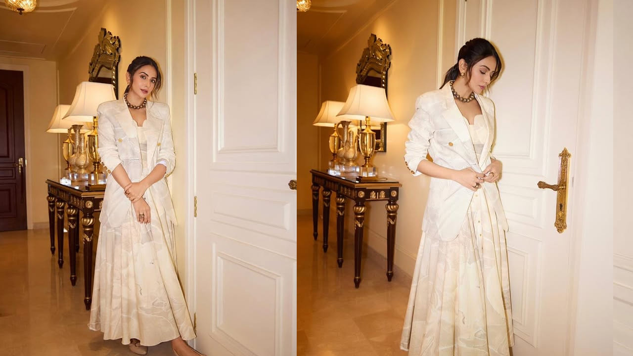 బ్యాక్ టు బ్యాక్ సినిమాలతో తెలుగు అభిమానుల మనసు దోచుకొని, తన కంటూ ఓ ప్రత్యేకమైన స్థానాన్ని సంపాదించుకుంది. ప్రతి ఒక్కరినీ తన గ్లామర్‌తో కట్టి పడేసింది. కానీ అనుకోకుండా తెలుగు ఇండస్ట్రీకి దూరమైంది అనే చెప్పాలి ఈ బ్యూటీ. కెరీర్ మంచి స్టేజ్‌లో ఉండగానే బాలీవుడ్ చక్కేసింది ఈ బ్యూటీ. దీంతో తెలుగులో అవకాశాలు తగ్గాయి.