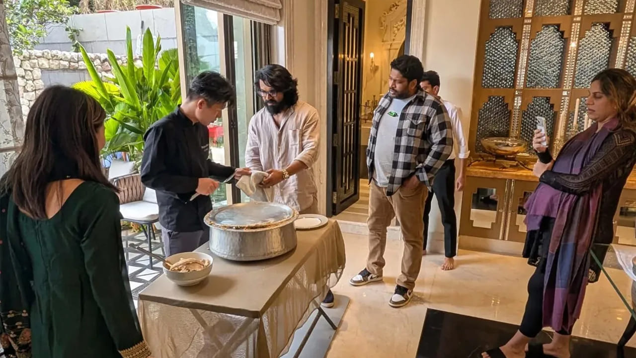  ఇక సినిమాల విషయానికి వస్తే.. ప్రస్తుతం పెద్ది సినిమా షూటింగ్ లో బిజీగా ఉంటున్నాడు రామ్ చరణ్. ఉప్పెన ఫేమ్ బుచ్చిబాబు తెరకెక్కిస్తోన్న  ఈ సినిమా వేసవి కానుకగా ప్రేక్షకుల ముందుకు రానుంది.
