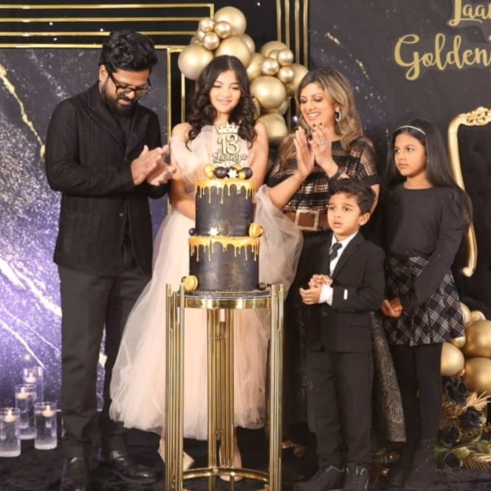 ఈ దంపతులకు ఇద్దరు అమ్మాయిలు, ఒక అబ్బాయి ఉన్నాడు. తాజాగా తన పెద్ద కూతురు బర్త్ డే సెలబ్రేషన్స్ ఫోటోస్ షేర్ చేసింది రంభ. అందులో ఆమె కూతురు చాలా అందంగా.. అచ్చం తల్లిలాగే చూడముచ్చటగా కనిపిస్తుంది. 