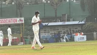 Cricket Rules: బంతిని పట్టుకున్న వెంటనే ఫీల్డర్ గాల్లోకి ఎందుకు విసురుతాడు.. బ్యాక్ గ్రౌండ్ రూల్ తెలిస్తే షాకే..?