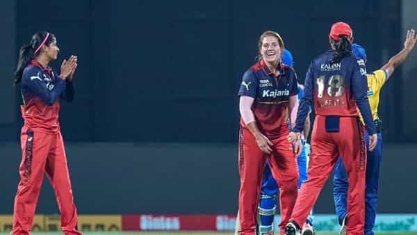 WPL 2026: వరుసగా 3 బంతుల్లో 3 వికెట్లు.. కట్చేస్తే.. హ్యాట్రిక్ మాత్రం కాదండోయ్.. ఎందుకంటే?
