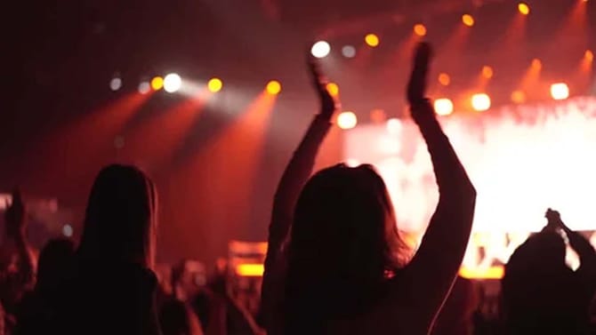 సంక్రాంతి వేళ రికార్డింగ్ డాన్స్‌లపై మహిళా కమిషన్ సీరియస్‌..!