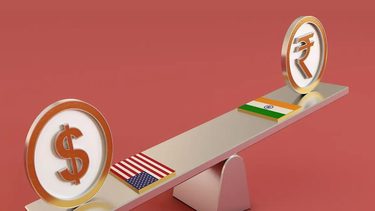 ఈ క్రమంలో భారత్ ఎక్కువగా దిగుమతి చేసుకునే ముడి చమురు, బొగ్గు, ప్లాస్టిక్, రసాయనాలు, ఎలక్ట్రానిక్, ఎరువులు, బంగారం, యంత్రాలు, కూరగాయల నూనె, ఇనుము, ఉక్కు వంటి ధరలు పెరగనున్నాయి. ఇక మొబైల్ ఫోన్ విడిభాగాలు, కార్లు, ఇంట్లోకి ఉపయోగించే వస్తువుల ధరలు పెరగనున్నాయి.
