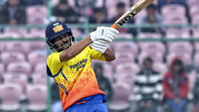 టీమిండియాలోకి తీసుకోలేదనే కసితో కొట్టాడా?