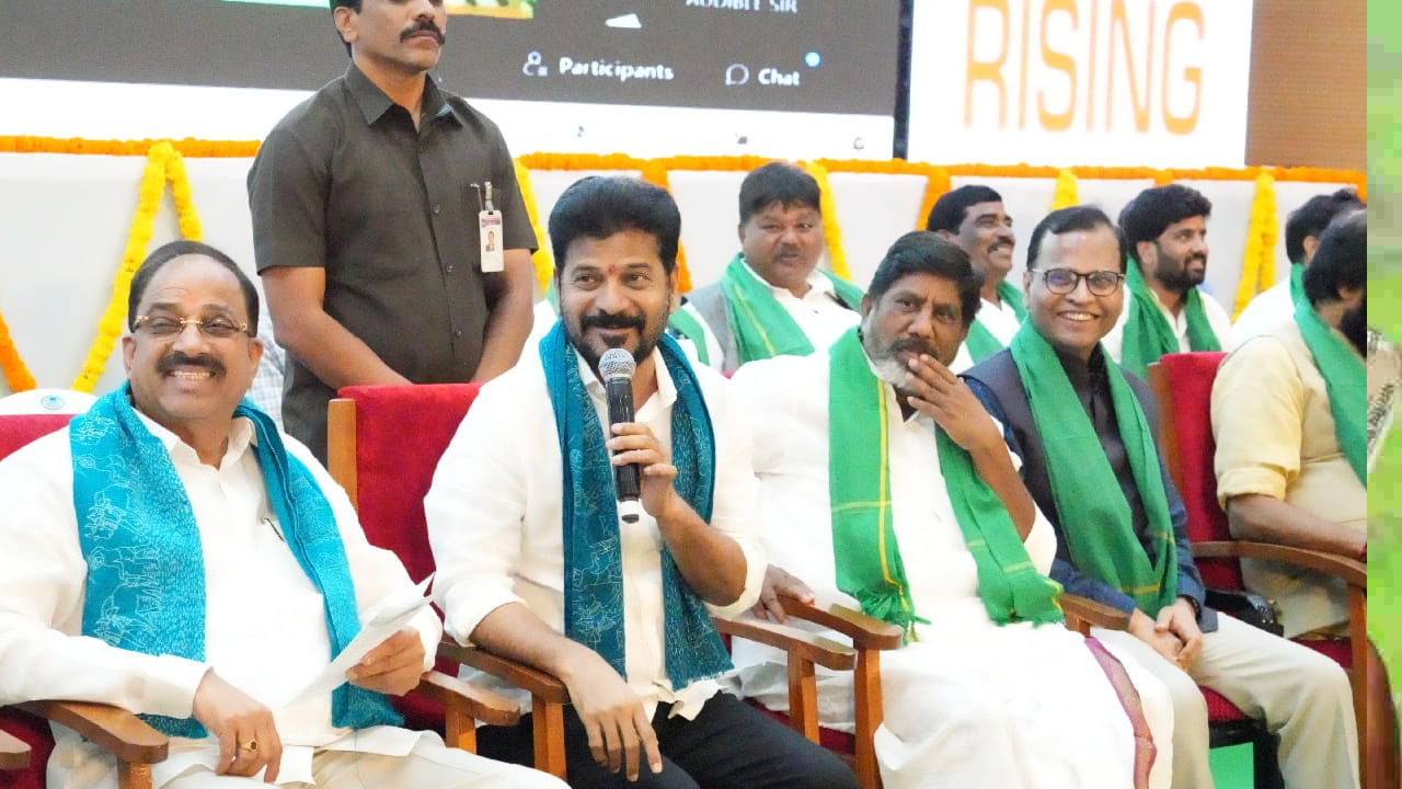 తాజా సమాచారం ప్రకారం 65 లక్షల మంది రైతులు రైతు భరోసా పథకానికి అర్హులుగా ప్రభుత్వం గుర్తించినట్లు తెలుస్తోంది. వీరికి నిధులు అందించాలంటే రూ.9 వేల కోట్ల అవసరమవుతుందని ప్రభుత్వం భావిస్తోంది. ఇప్పటికే వీటిని విడుదల చేసేందుకు సీఎం రేవంత్ రెడ్డి గ్రీన్ సిగ్నల్ ఇచ్చారు. అయితే ఈ సారి ప్రభుత్వం పక్కాగా వెళుతుండటంతో అనర్హుల సంఖ్య పెరిగే అవకాశముంది