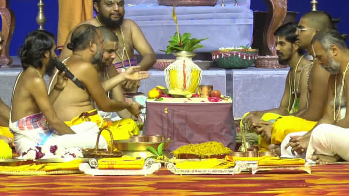 Samatha Kumbh 2026: ముచ్చింతల్లో 108 దివ్యదేశాల 4వ బ్రహ్మోత్సవాలు ప్రారంభం Samatha Kumbh 2026: ముచ్చింతల్లో 108 దివ్యదేశాల 4వ బ్రహ్మోత్సవాలు ప్రారంభం