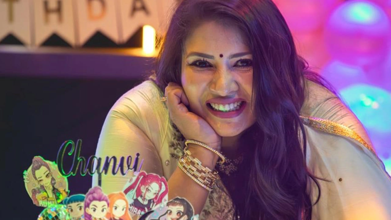  సుమారు పదిహేనేళ్ల కెరీర్‌లో 80కి పైగా సినిమాల్లో నటించింది సంఘవి. బాలకృష్ణ, వెంకటేష్ తదితర స్టార్ హీరోలతో కలిసి సూపర్ హిట్ సినిమాలు చేసింది.
