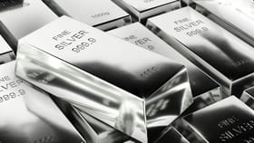 వెండి ధర మరింత పెరుగుతుందా..? పెట్టుబడి పెట్టాలా.. వద్దా?