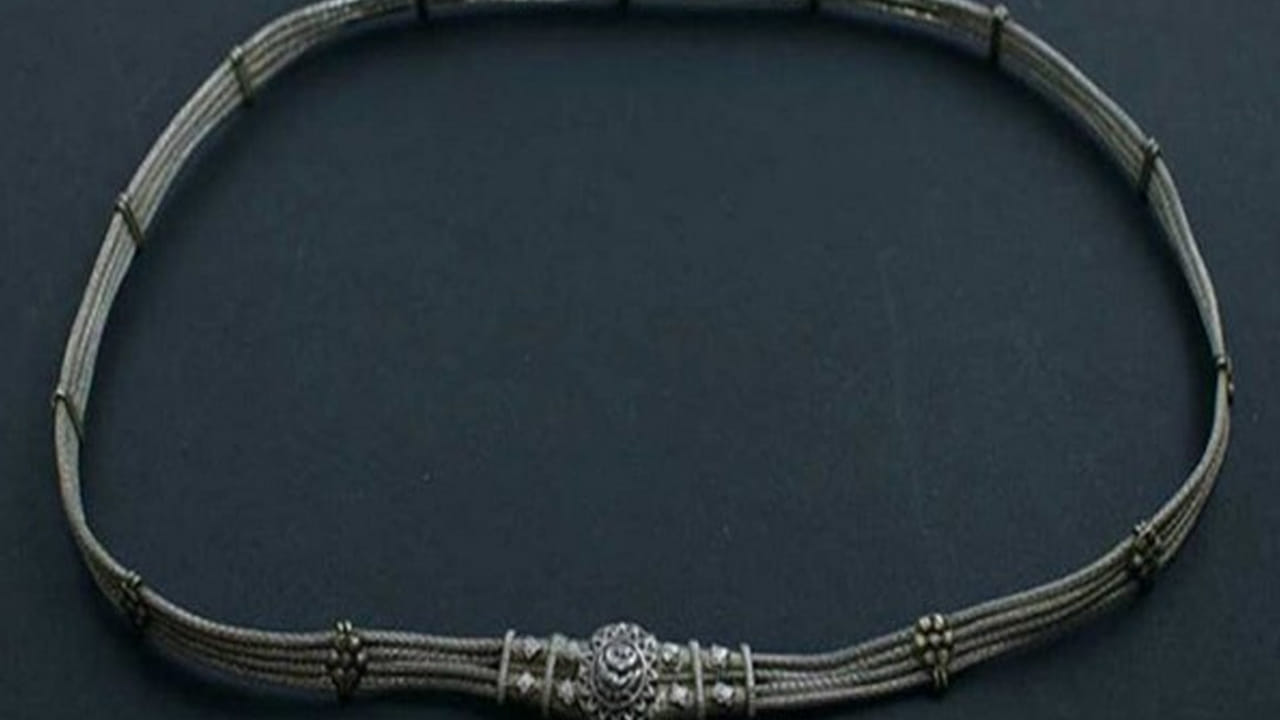 ముఖ్యంగా చెడు దృష్టి నుంచి వీరిని రక్షించడానికి, చెడు దృష్ట శక్తులను దూరం చేయడానికి మొలతాడు కడతారంట. ఇక వెండి మొలతాడు కట్టడానికి మరో ముఖ్యమైన కారణం కూడా ఉన్నదంట. ఇది పురుషులలో జననాంగాల ఆరోగ్యానికి, వృషణాల ఉష్ణోగ్రతను అదుపులో ఉంచడానికి సహాయపడుతుందని నిపుణులు చెబుతున్నారు.