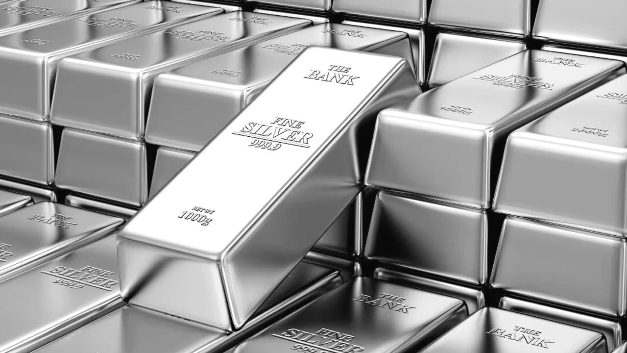 ఒక్క హైదరాబాద్ లోనే కాకుండా వరంగల్, నిజాంబాద్, ఖమ్మం ఇలా అన్ని తెలంగాణలోని అన్ని ఏరియాల్లో ధరలు పెరిగాయి.  
