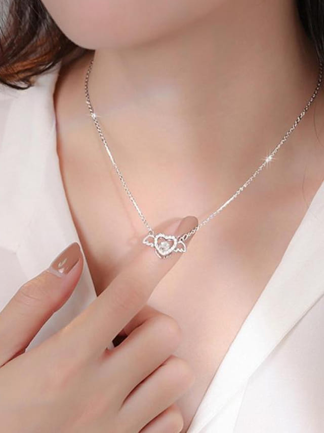 కంటికి ఇంపుగా.. మెడలో నిండుగా.. అతి తక్కువ ధరలో అదిరిపోయే సిల్వర్ చైన్స్!