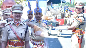 పురుషుల CRPF బృందానికి సారధిగా శివంగి..!