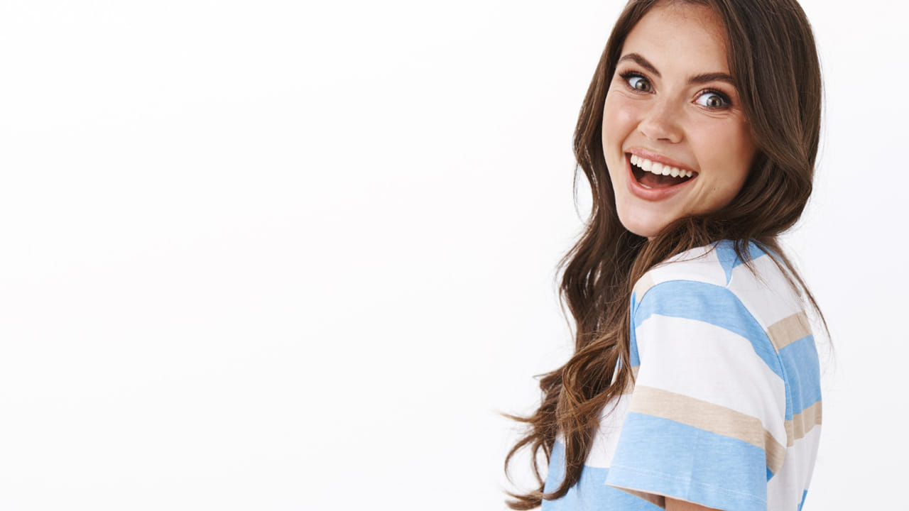 నేటి జీవనశైలిలో అందరూ ఎవరు పనుల్లో వాళ్ళు బిజీగా ఉన్నారు. అయితే, ఒక్కోసారి ఒత్తిడిగా ఉంటుంది. అలాంటి సమయంలో 
నవ్వు మంచి మెడిసిన్ లా పనిచేస్తుంది. ఎందుకంటే, ఇది మనల్ని ఎన్నో సమస్యల నుంచి కాపాడుతుందని వైద్యులు చెబుతున్నారు.  