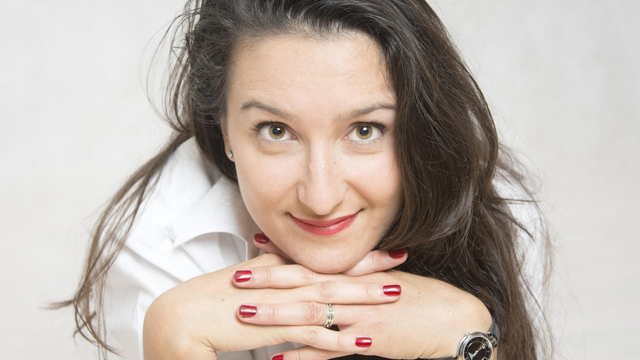 
నవ్వు  ఒత్తిడి హార్మోన్లను తగ్గిస్తుందని నిపుణులు కూడా చెబుతున్నారు. అలాగే, ఇమ్యూనిటీని కూడా పెంచుతుంది. కాబట్టి, ప్రతిరోజూ నవ్వండి. దీని వలన మన శరీరానికి కలిగే ఆరోగ్య ప్రయోజనాలేంటో ఇక్కడ తెలుసుకుందాం..  
