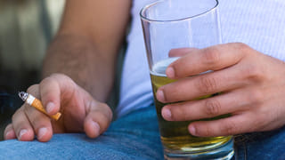 Car Tips: ఎండల్లో ఏసీ వాడకుండా ఉండలేం.. మరి పెట్రోల్ ఆదా చేయడం ఎలా?