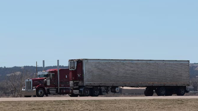 అమెరికాలో కొకైన్‌ స్మగ్లింగ్‌ కేసులో ఇద్దరు భారతీయులు అరెస్ట్