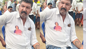 అమ్మను గెంటేస్తున్న రోజుల్లో.. ఈ కొడుకు ప్రేమ చూస్తే కళ్లు..