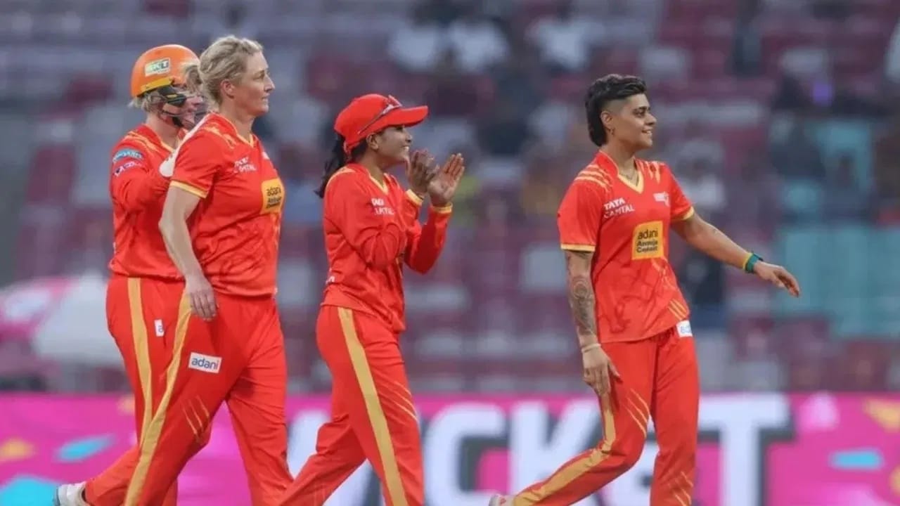 WPL 2026 : ఒకే మ్యాచ్లో 414 పరుగులు..ఢిల్లీ కోటను కూల్చిన సోఫీ..చివరి ఓవర్లో ఊహించని ట్విస్ట్!