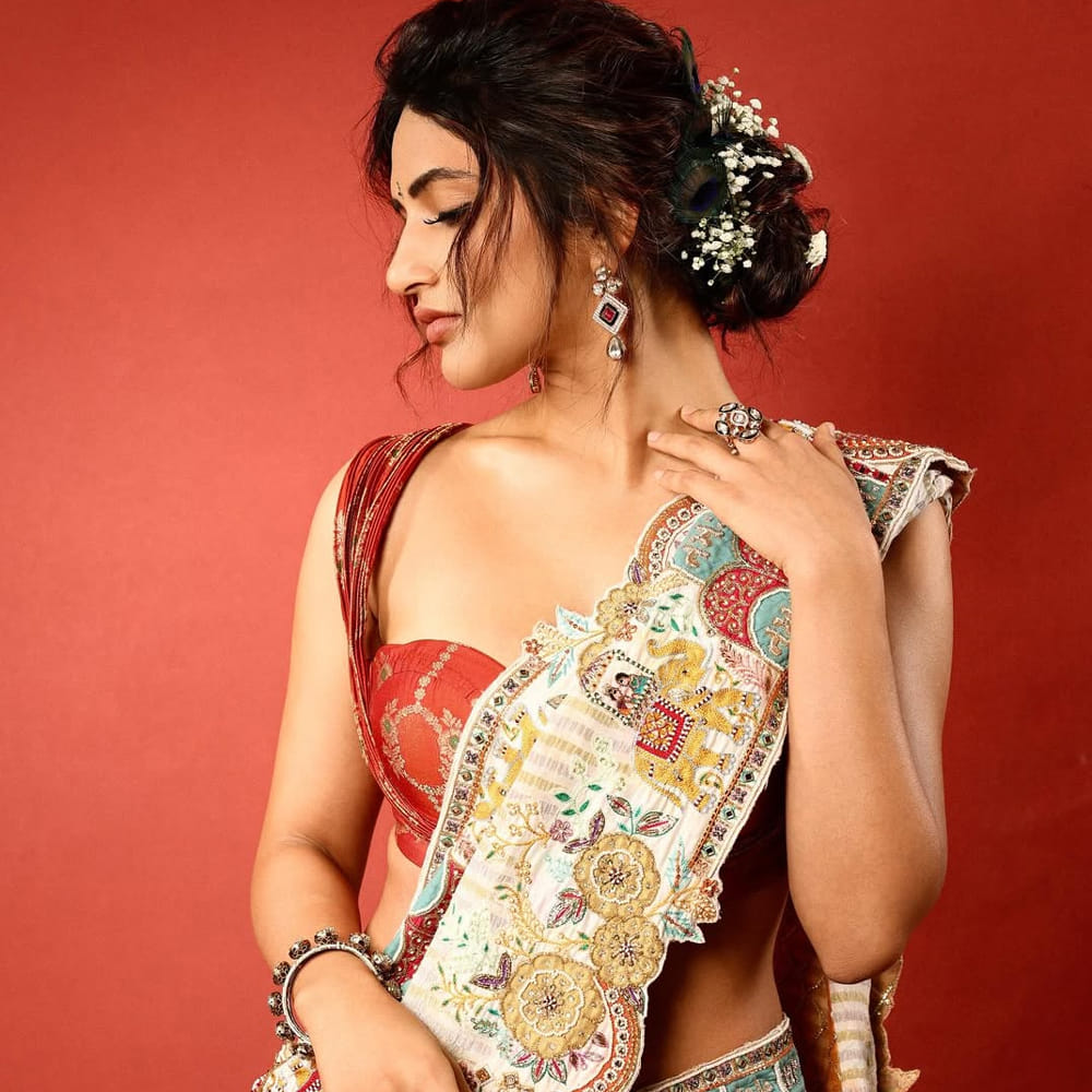 2017లో తెలుగులో చిత్రాంగద సినిమాతో ఇండస్ట్రీలోకి అడుగుపెట్టింది. ఆ తర్వాత 2019లో కిస్ సినిమాతో హీరోయిన్‌గా అరంగేట్రం చేసింది. ఆ తర్వాత, 2021లో పెళ్లి సందడి మూవీతో తెలుగు తెరకు మరోసారి పరిచయమైంది. 