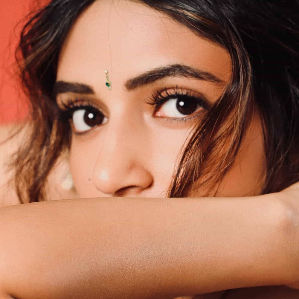 తెలుగులో అనేక చిత్రాల్లో నటించిన ఆమె.. ఇప్పుడు తమిళంలో ఒకే ఒక్క సినిమాలో నటించింది. తమిళంలో నటించడానికి ముందే తనకంటూ ఒక అభిమానులను సృష్టించుకున్న ఈ నటి ఎవరో మీకు తెలుసా? ఆమె మరెవరో కాదండి హీరోయిన్ శ్రీలీల.
