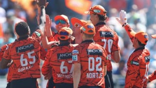 Abhishek Sharma : 12 బంతుల్లో 50 కొట్టలేవా తమ్ముడూ? అభిషేక్ శర్మను ఆడుకున్న యువరాజ్ సింగ్