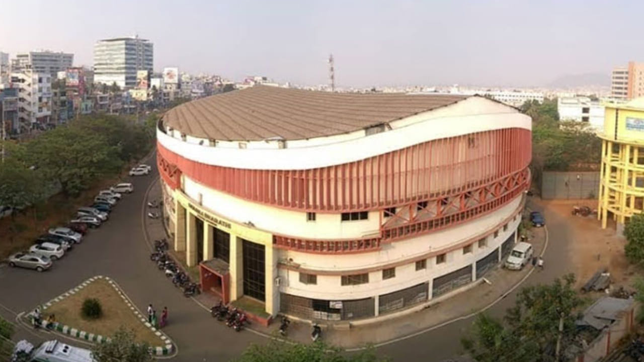Andhra Pradesh: ఏపీలో అంతర్జాతీయ హంగులతో అతి పెద్ద ఇండోర్ స్టేడియం.. ఎక్కడంటే..?