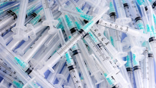 Injection Crimes: ప్రాణాలు నిలిపేందుకు వాడే సిరంజీలతో ఇలా చేయడం ఇప్పుడు కొత్త ట్రెండ్…