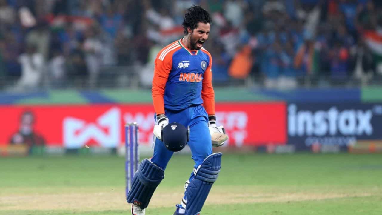 అతను ఇప్పుడు ఆ బాధ నుంచి పూర్తిగా కోలుకున్నాడు. ఫిబ్రవరి 3న అతను భారత జట్టులో చేరనున్నట్లు సమాచారం. అంటే, దీని అర్థం తిలక్ వర్మ టీ20 ప్రపంచ కప్‌లో మైదానంలో ఉండటం దాదాపు ఖాయం.