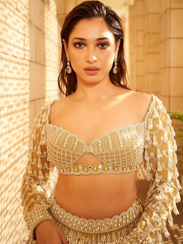 కుర్ర హీరోయిన్స్ జోరు.. తట్టుకోలేకపోతున్న తమన్నా.?