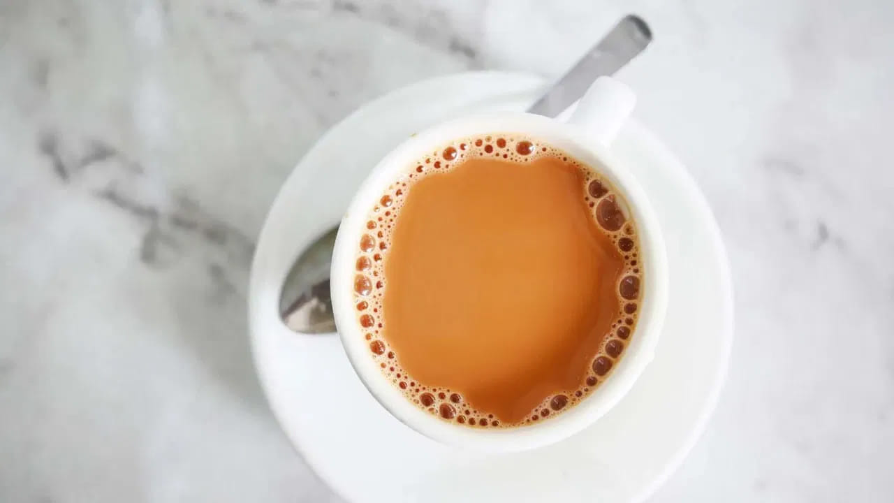 తిన్న వెంటనే టీ తాగడం ప్రమాదకరమా..? నిపుణులు ఏమంటున్నారు..?