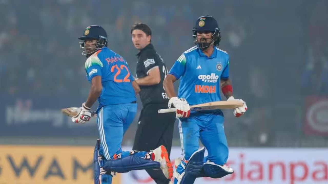 IND vs NZ : ఒంటరి పోరాటం చేసిన కింగ్.. 41 పరుగుల తేడాతో ఓడిన భారత్..  సిరీస్ కివీస్ సొంతం