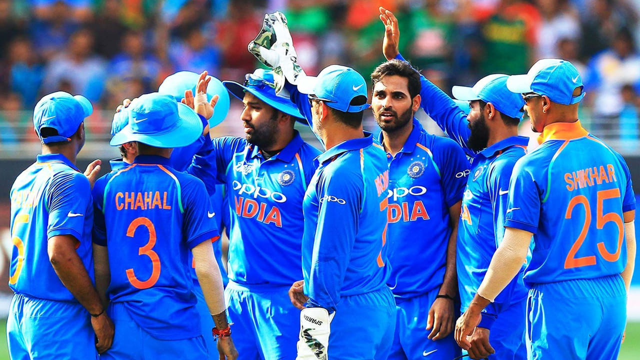 భారత టెస్ట్ జట్టులో ఒక్కప్పటి నుంచి కీలక బ్యాటర్‌గా పేరొందిన అజింక్య రహానే పరిస్థితి కూడా ఇంతే. అతడు 2023 జూలై నుంచి టీమిండియా తరఫున ఒక్క మ్యాచ్ కూడా ఆడలేదు. ప్రస్తుతం కోచ్ గౌతమ్ గంభీర్ యువ ఆటగాళ్లకు ఎక్కువగా ఛాన్స్‌లు ఇస్తుండటంతో రహానే పునరాగమనం దాదాపు అసాధ్యంగా కనిపిస్తోంది. దీంతో ఈ ఏడాది అతడు అధికారికంగా రిటైర్మెంట్ ప్రకటించే ఛాన్స్ ఉంది.