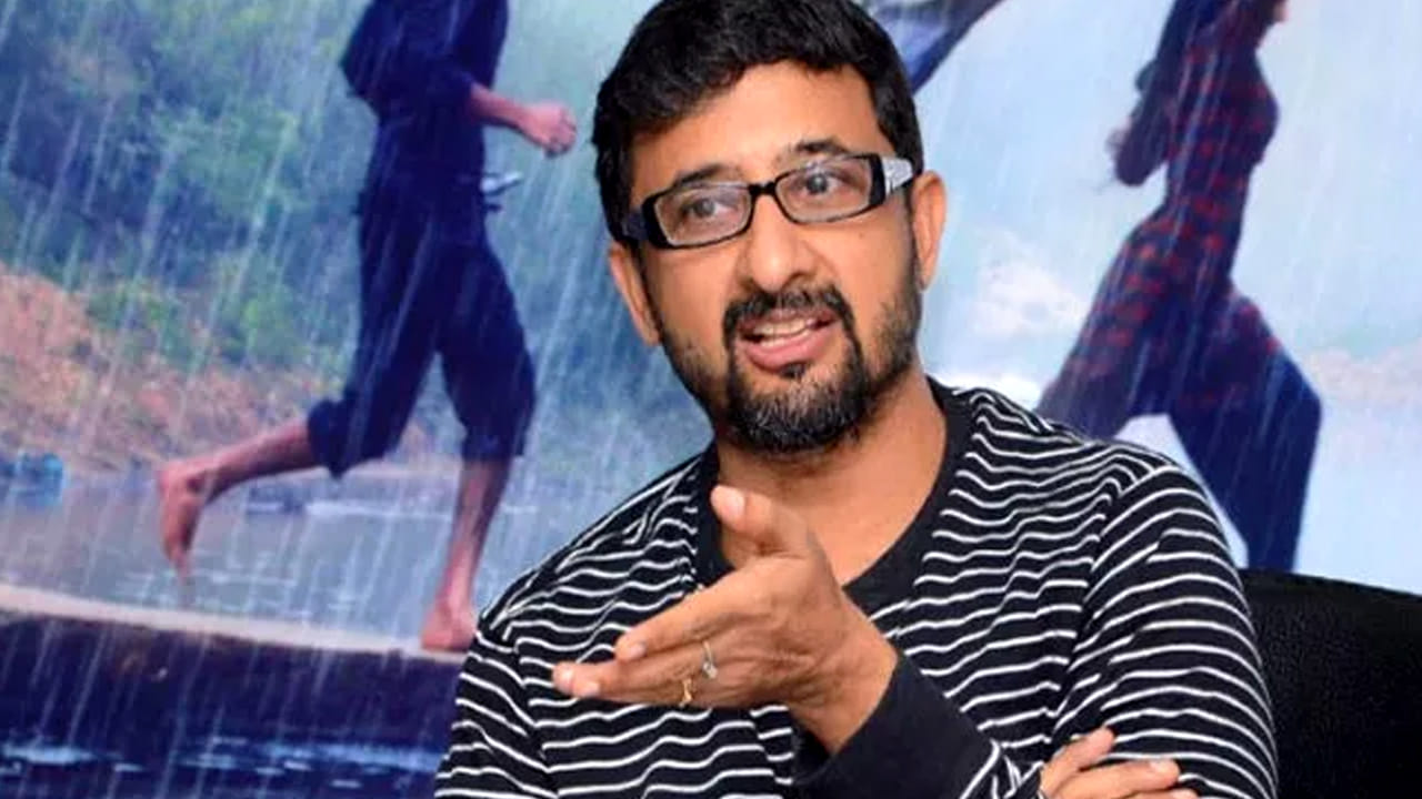 17 ఏళ్ల అమ్మాయి గర్భవతి అని చూపించా.. నాపై కేసులు వేశారు: దర్శకుడు తేజ