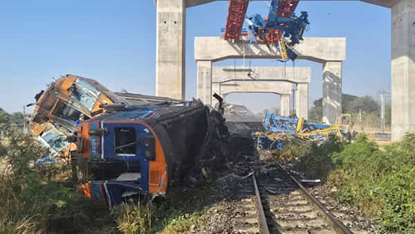 Thailand Train Accident: థాయిలాండ్లో ఘోర రైలు ప్రమాదం.. 22 మంది మృతి..