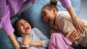 చక్కిలిగింతలు పెడితే నవ్వు ఎందుకు వస్తుంది.. దాన్ని వెనకున్న..