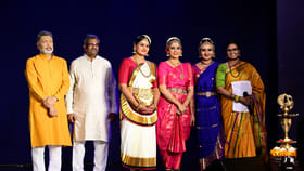 భరతనాట్యంతో ఆకట్టుకున్న త్రివిక్రమ్ సతీమణి