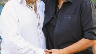 Tollywood: ఒకప్పుడు థియేటర్ ముందు అరటి పండ్లు అమ్మాడు .. ఇప్పుడు 400 కోట్ల సినిమాతో సంచలనం.. ఎవరో తెలుసా?