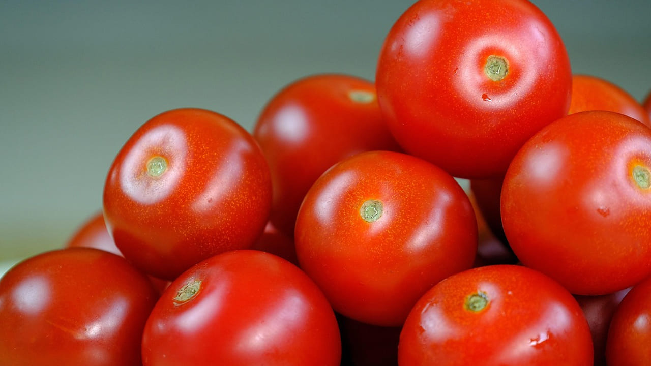 ధర తక్కువ అని టమాటాలు తినేస్తున్నారా.. కానీ, వారికీ మాత్రం యమా డేంజర్?