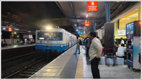 రైలులో జనరల్ కంపార్ట్‌మెంట్స్ ముందు, వెనుక ఎందుకు ఉంటాయి?